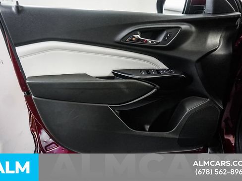 Used 2025 Chevrolet Trax LT FWD image 45