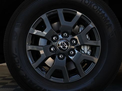 Used 2026 Toyota 4Runner SR5 AWD/4WD image 10
