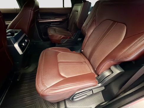Used 2023 Ford Expedition Limited AWD/4WD image 13