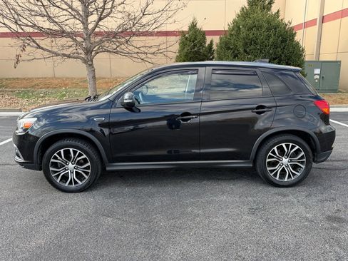 Used 2018 Mitsubishi Outlander Sport LE image 2