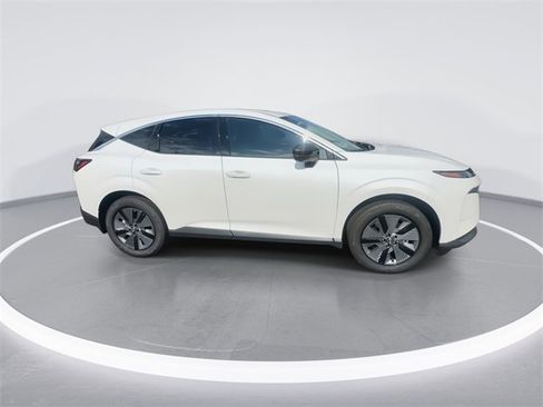 Certified 2025 Nissan Murano SL image 9