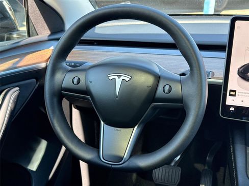 Used 2024 Tesla Model Y Long Range image 26
