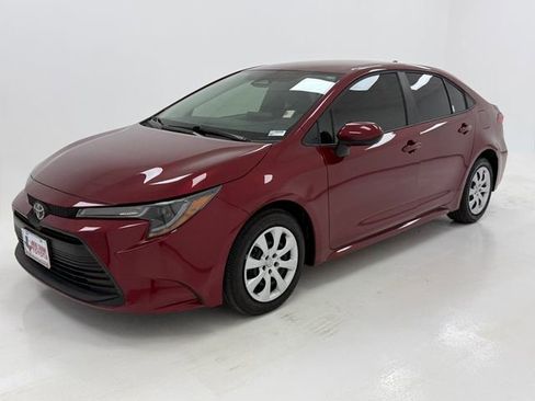 Used 2026 Toyota Corolla LE FWD image 5