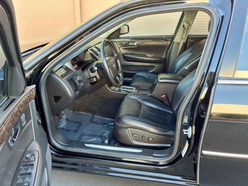 Used 2011 Cadillac DTS Luxury FWD image 31