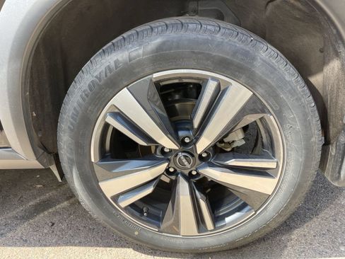 Used 2022 Nissan Rogue SL FWD image 5