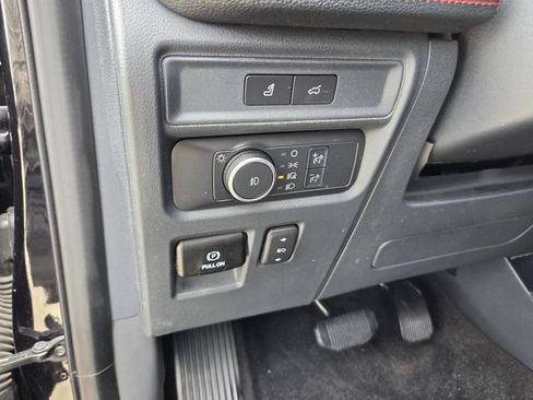 Used 2022 Ford Expedition Limited AWD/4WD image 6