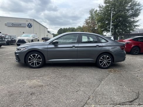 Certified 2025 Volkswagen Jetta Sport FWD image 2