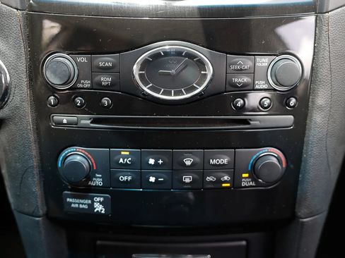 Used 2011 INFINITI FX35 2WD w/ Premium Pkg image 32