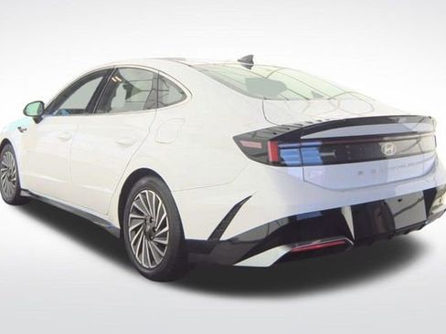 Used 2025 Hyundai Sonata SEL FWD image 10