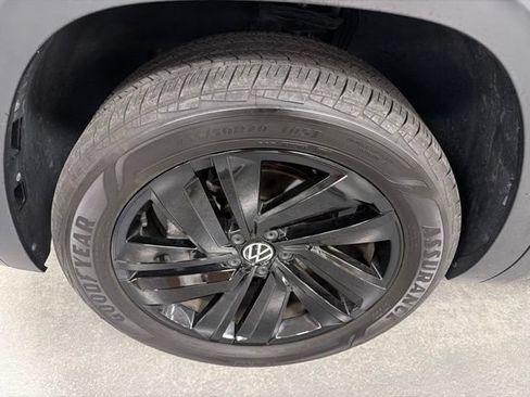 Used 2023 Volkswagen Atlas Cross Sport SE w/ Black Wheel Package AWD/4WD image 29