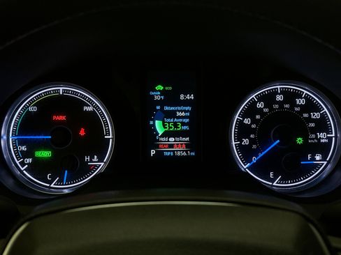 Used 2021 Toyota Venza LE w/ Carpet Mat Package (TMS) image 13