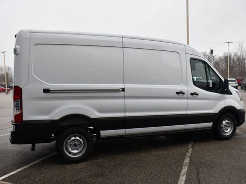 New 2026 Ford Transit 250 148 Medium Roof w/ Load Area Protection Package RWD image 7