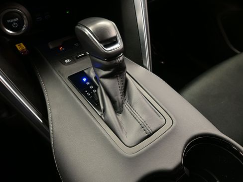 Used 2024 Toyota Venza LE image 21