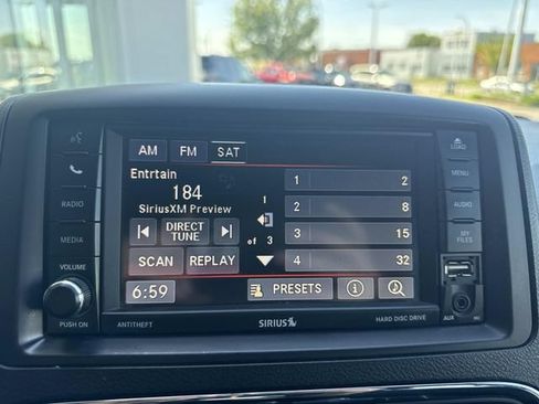 Used 2017 Dodge Grand Caravan SE FWD image 70