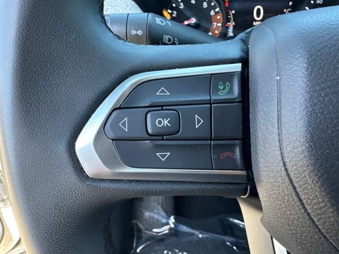 Used 2024 Jeep Compass Latitude AWD/4WD image 28