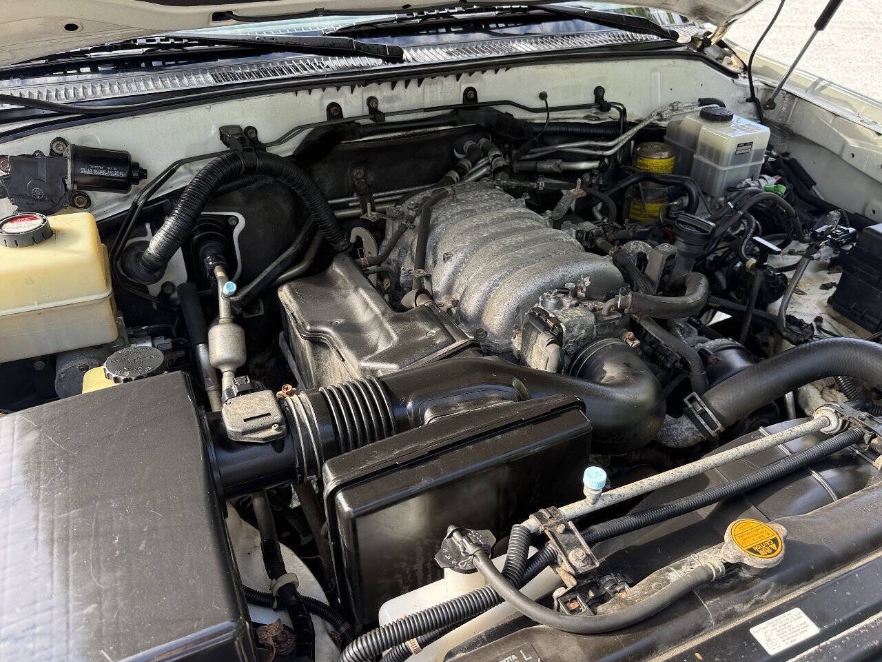 Used 2005 Lexus LX 470 4WD w/ Preferred Accessory Pkg image 76