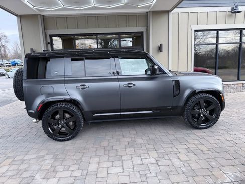 Used 2023 Land Rover Defender 110 V8 image 7