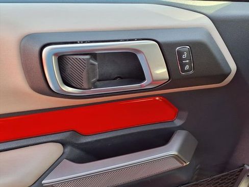 Certified 2023 Ford Bronco Wildtrak image 15