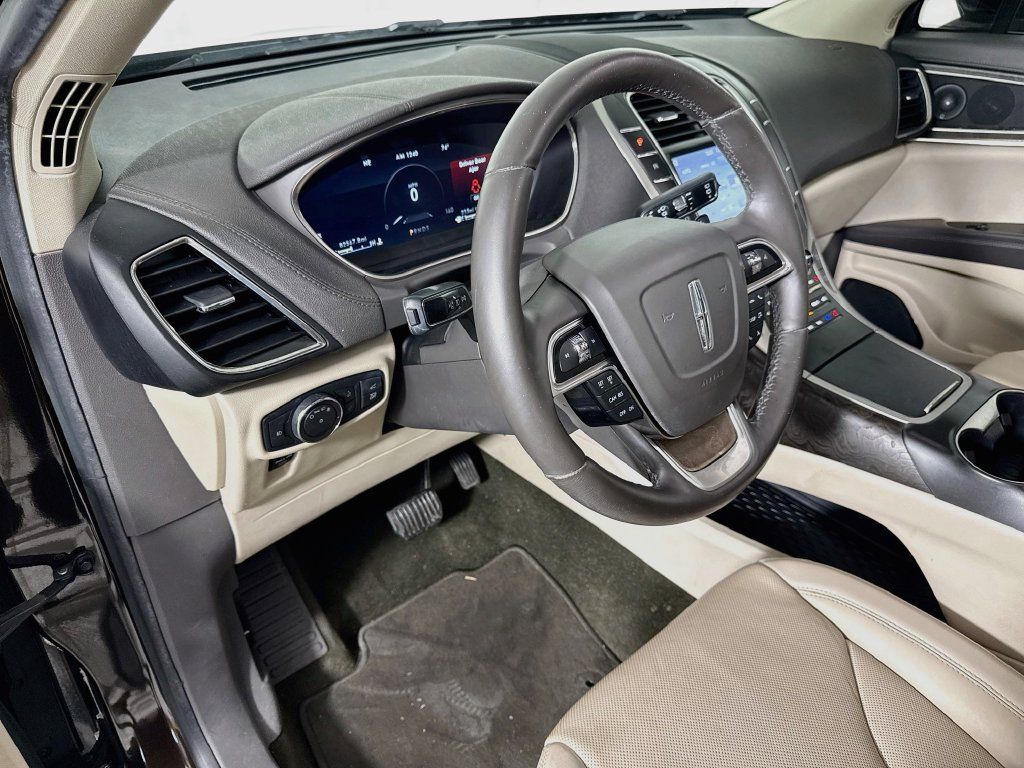 Used 2019 Lincoln Nautilus Reserve FWD image 9