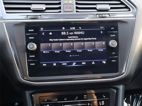 Certified 2023 Volkswagen Tiguan SE FWD image 19