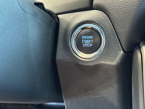 Certified 2019 Toyota RAV4 Limited AWD/4WD image 23
