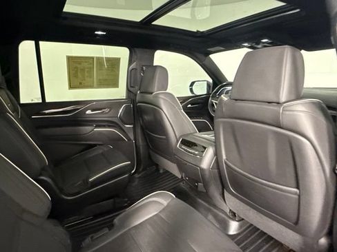 Used 2024 Cadillac Escalade ESV Premium Luxury RWD image 37
