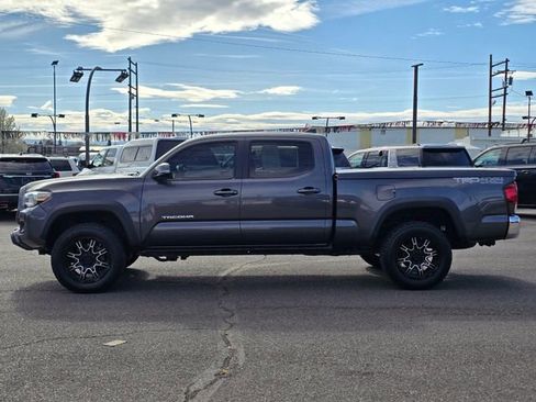 Used 2018 Toyota Tacoma TRD Off-Road AWD/4WD image 2