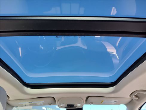 Used 2021 Buick Envision Essence w/ Technology Package I image 22