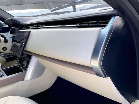 Used 2023 Land Rover Range Rover SE image 18