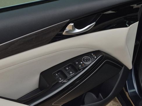 Used 2020 Kia Cadenza Technology FWD image 11