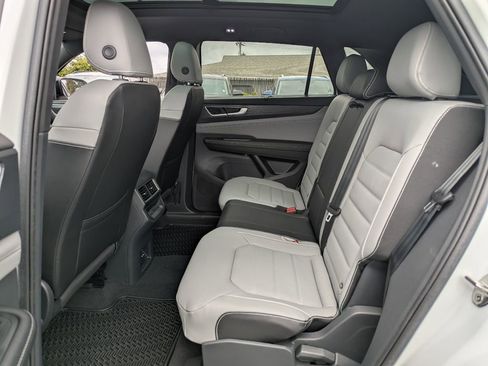 New 2026 Volkswagen Atlas Cross Sport SEL R-Line AWD/4WD image 29