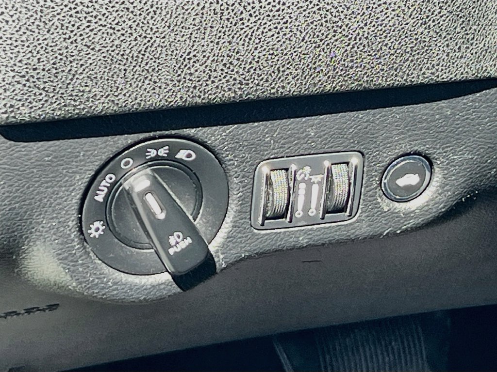 Used 2022 Dodge Charger R/T w/ Navigation & Travel Group RWD image 10