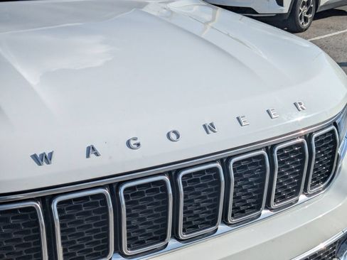 Used 2024 Jeep Wagoneer L Series II w/ Flexible Seating Group AWD/4WD image 11