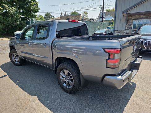 Used 2025 Nissan Frontier SV AWD/4WD image 6