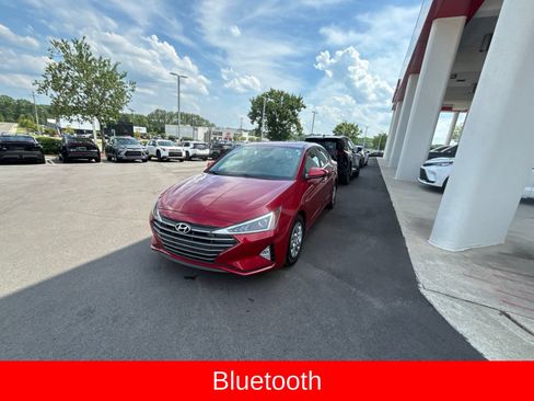 Used 2019 Hyundai Elantra SE FWD image 4