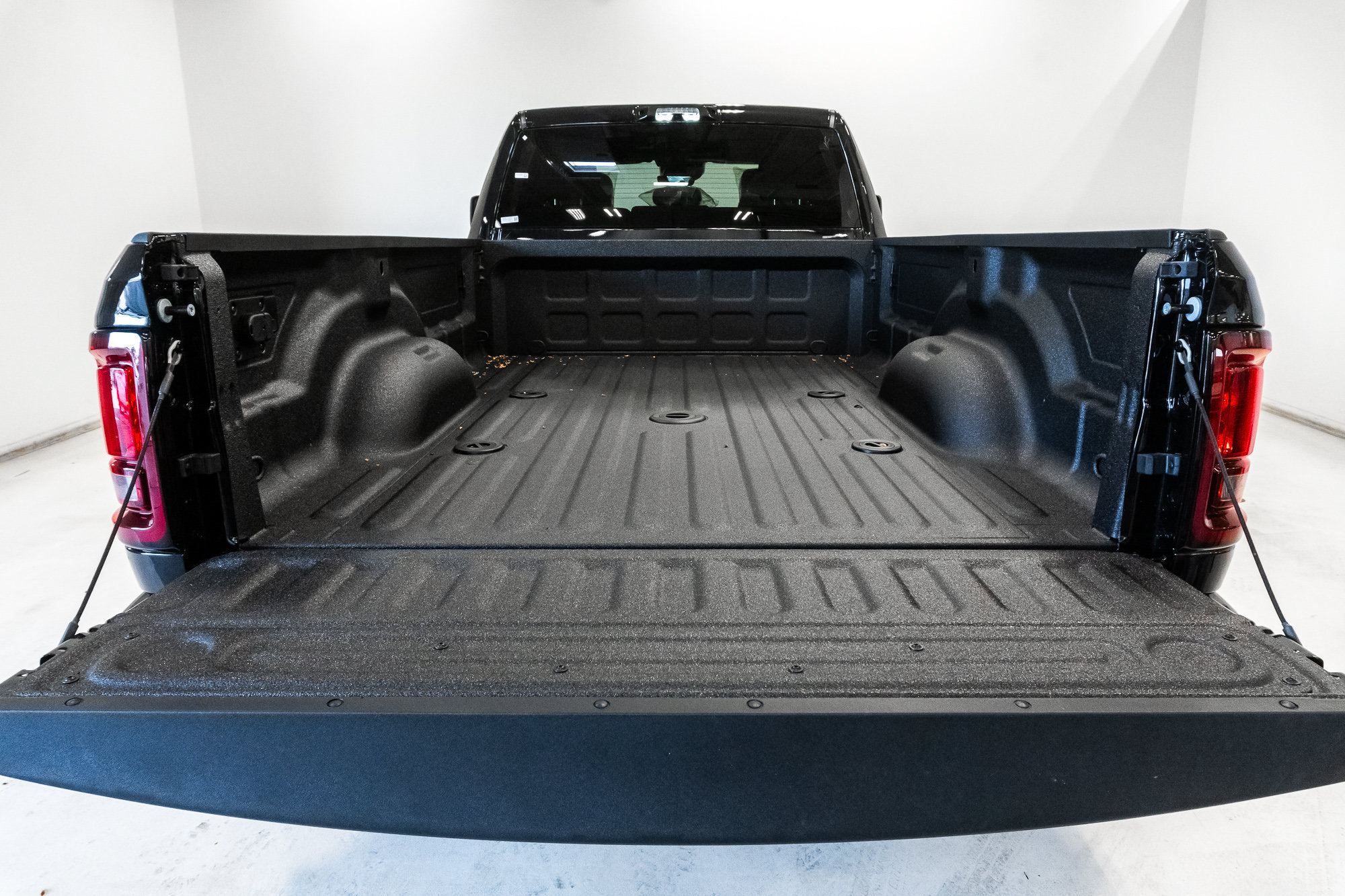 New 2027 RAM 3500 Big Horn AWD/4WD image 30