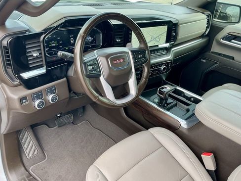 Used 2025 GMC Sierra 1500 SLT w/ SLT Premium Plus Package image 42