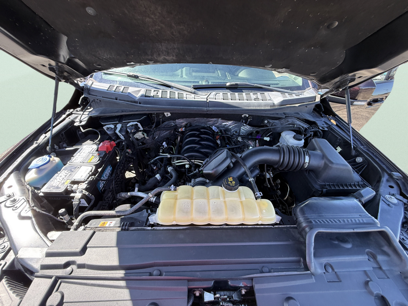 Used 2018 Ford F150 Lariat AWD/4WD image 17