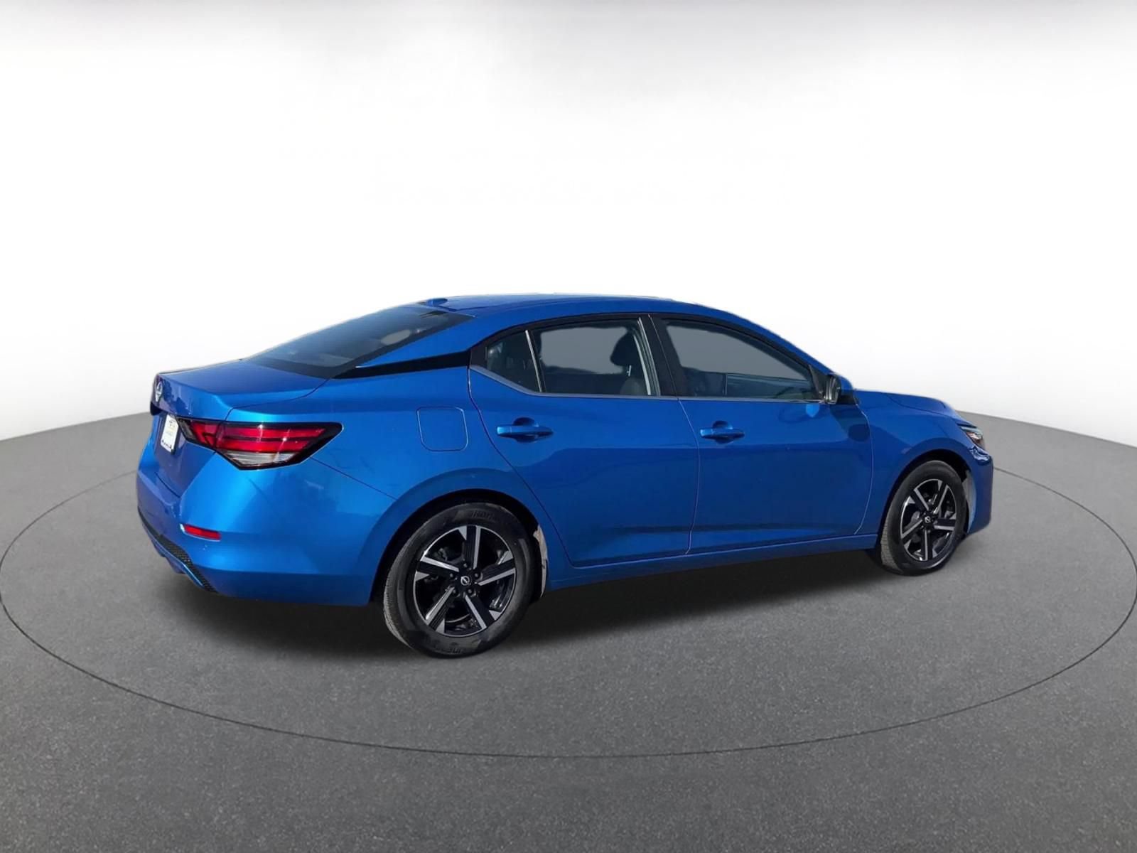 Used 2025 Nissan Sentra SV FWD image 14