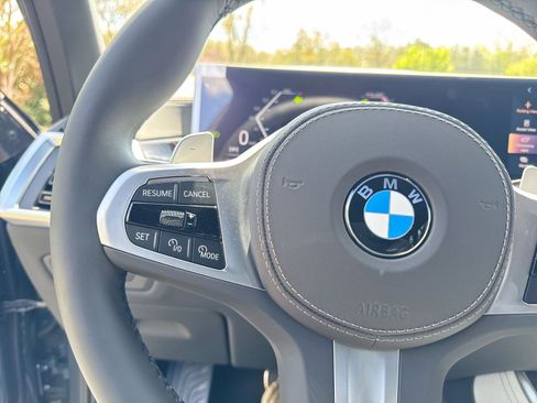 New 2026 BMW X5 xDrive40i w/ M Sport Package AWD/4WD image 16