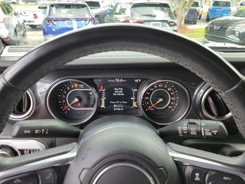 Used 2020 Jeep Wrangler Unlimited Sahara AWD/4WD image 26