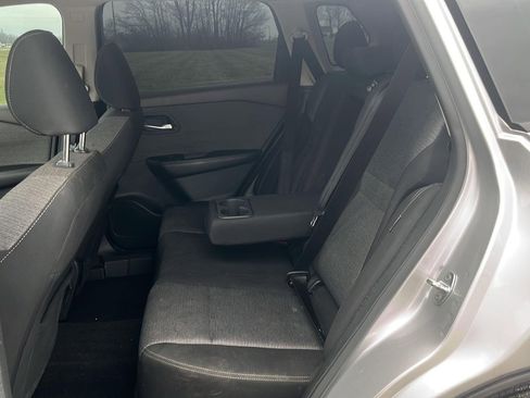 Used 2022 Nissan Rogue SV image 25