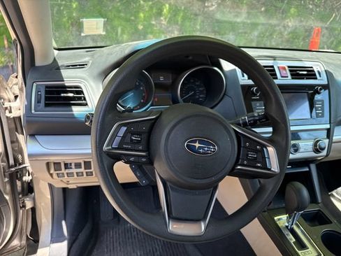 Used 2019 Subaru Outback 2.5i AWD/4WD image 18