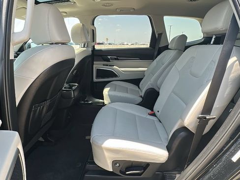 Used 2025 Kia Telluride S FWD image 33