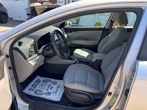 Used 2017 Hyundai Elantra SE FWD image 10