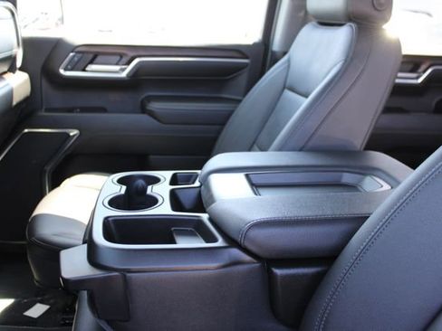 Used 2024 GMC Sierra 1500 SLT AWD/4WD image 35