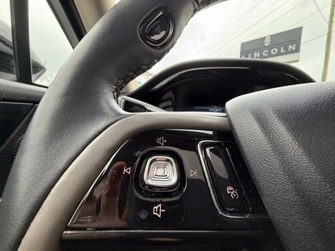 Used 2023 Lincoln Corsair Reserve w/ Equipment Group 201A image 31