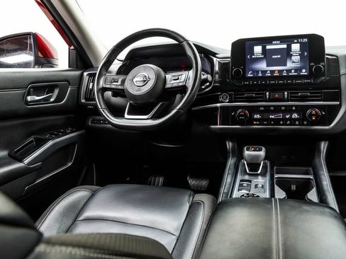 Used 2023 Nissan Pathfinder SL AWD/4WD image 23