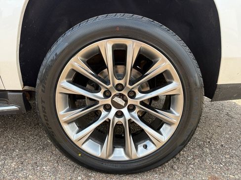 Used 2019 Cadillac Escalade ESV Luxury AWD/4WD image 35