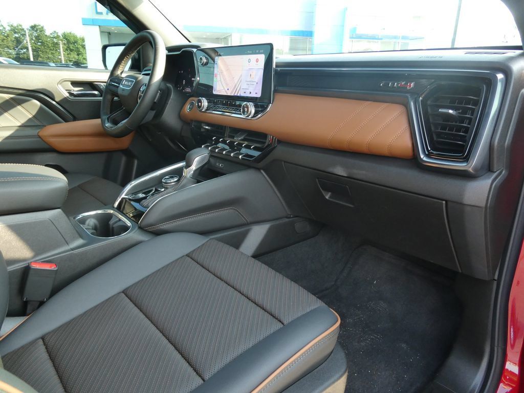 Used 2026 GMC Canyon AT4 w/ Technology Plus Package AWD/4WD image 15